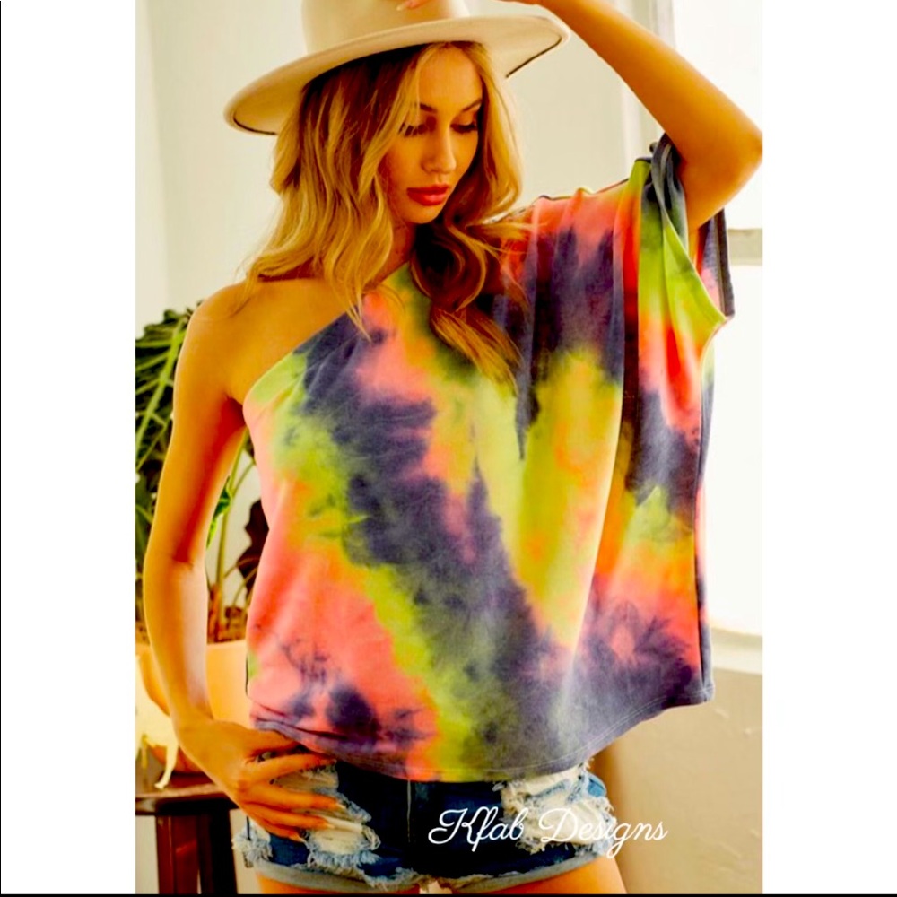 Gorgeous🔥Rainbow tie-dye top in softest fabric